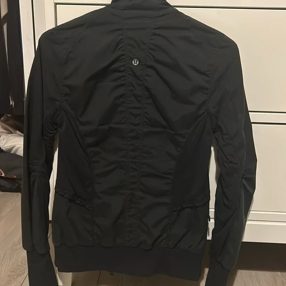 Lululemon jacket - Picture 4 of 4